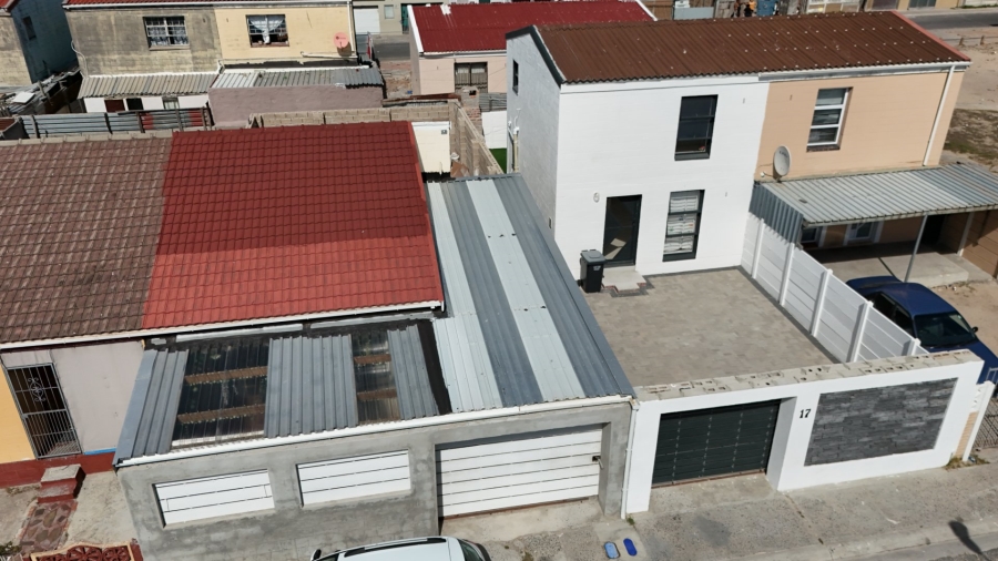 2 Bedroom Property for Sale in Eastridge Western Cape